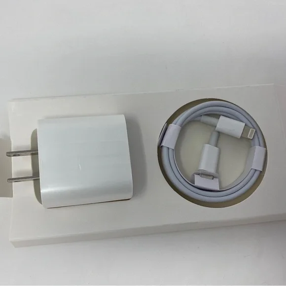 Excellent, very fast and high quality iPhone charger with high quality cable - Picture 4 of 4